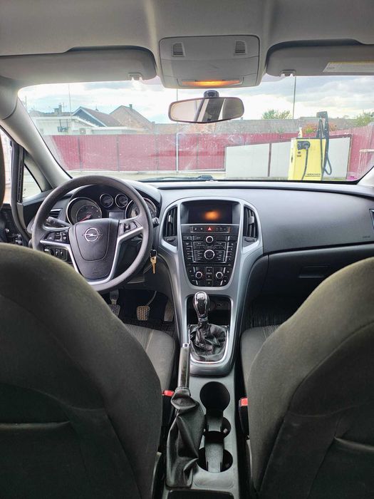 Opel Astra J 2013