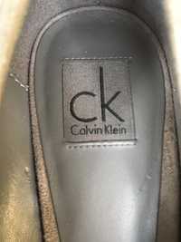 Оригинални обувки  Calvin Klein 
Естествен велур
Състояние: Ново
#38
Ц