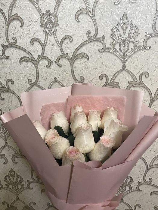 срочно продаю цветы покупали сегодня бела розовые розы