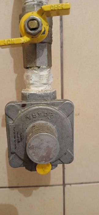 Regulator gaze naturale cu robinet și furtun pentru aragaz / convector