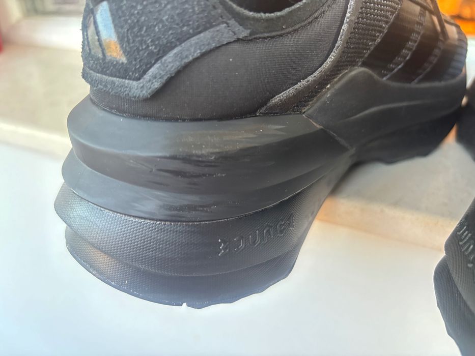Маратонки Adidas avryn