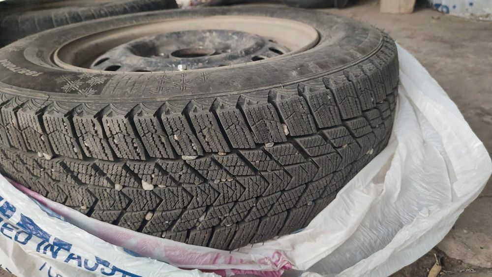Шины зимние с дисками R 14 185/70 5x114.3