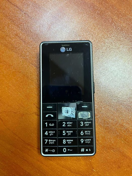 Телефон LG KG320