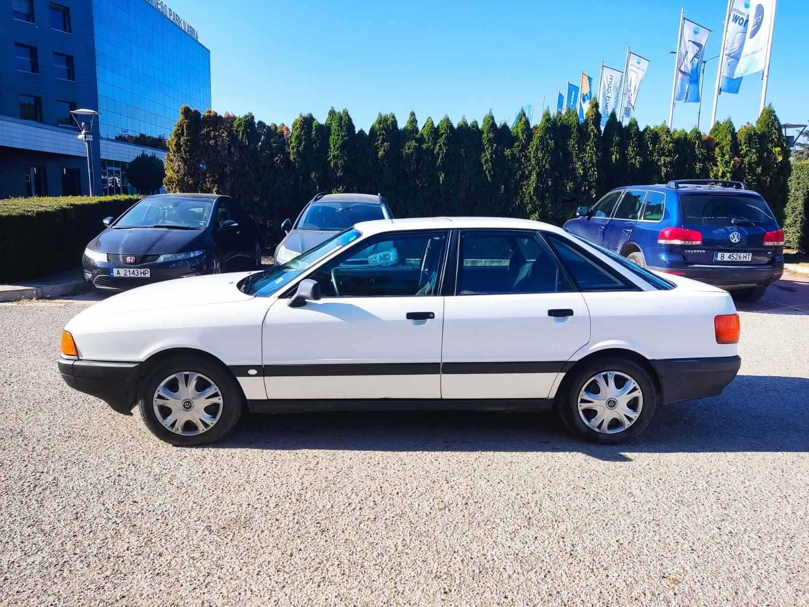 Лек автомобил AUDI 80 (яйце)