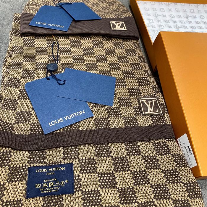 Caciula & Fular. Set-LV. Full box. Premium/TopQuality