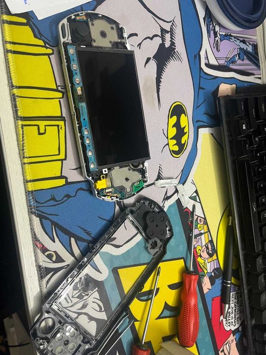 Repar si fac mentenanta laptop-urilor, pc-urilor si consolelor