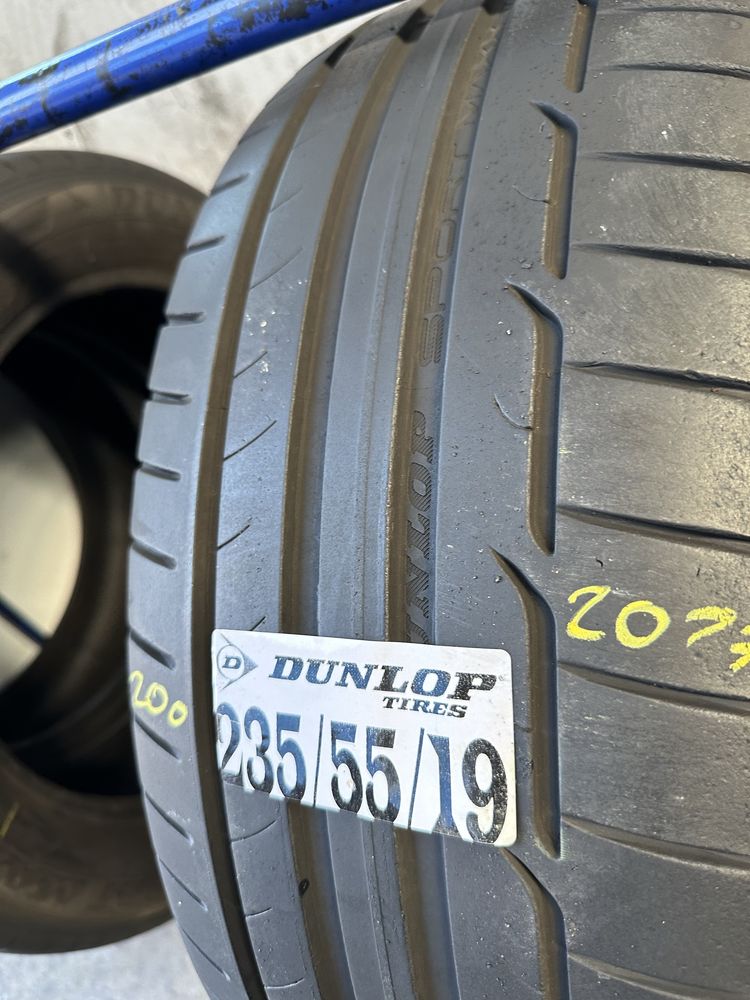 235/55/19 Dunlop