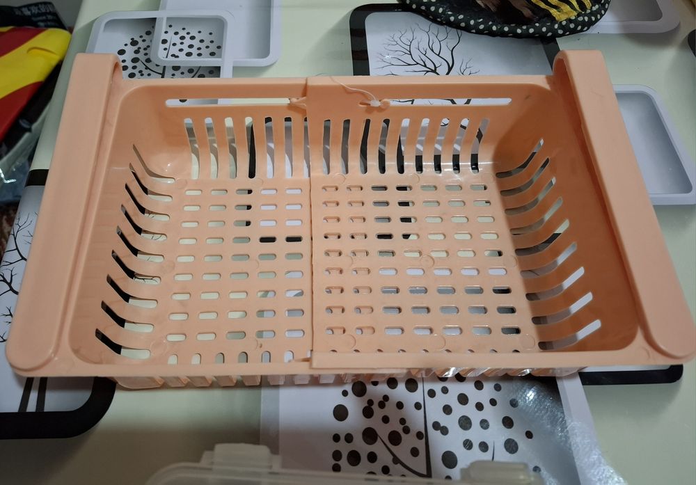 Контейнер и хлебница