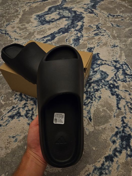 yeezy slides negri