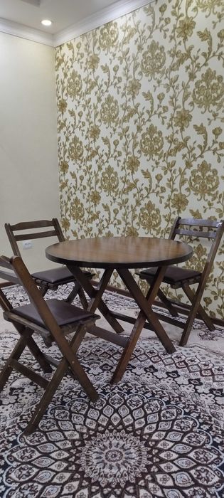 Компьютерный стол в хорошем состоянии