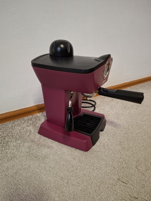 Espressor manual Heinner Charm HEM-200BG  / 800 W
Pu