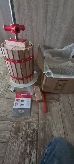 presa struguri-fructe