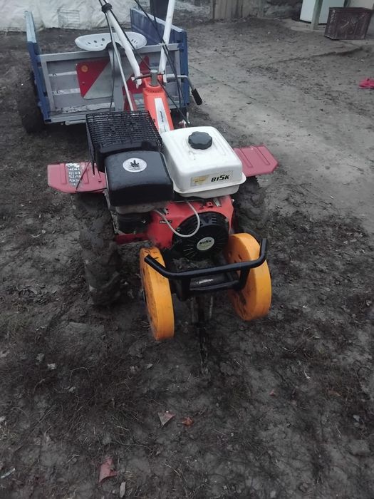 Vand motocultor cu remorca