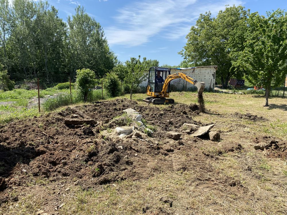 Inchiriez excavator jcb-bobcat santuri fose fundatii