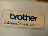 Электрическая вязальная машинка Brother KH965i.