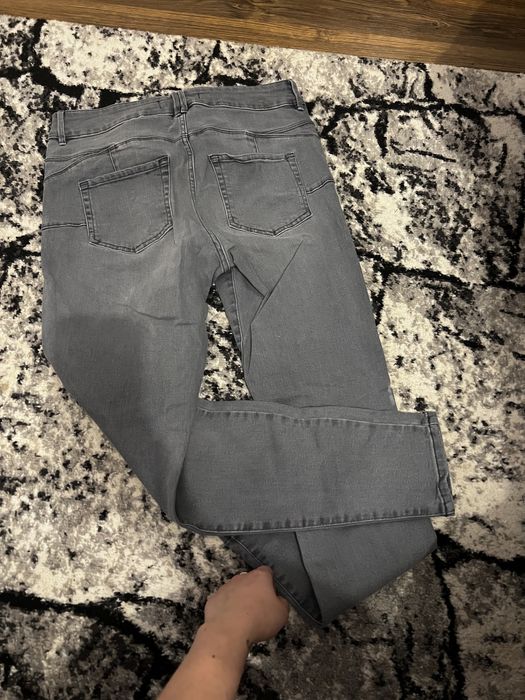 Blugi dama  nu sunt purtati