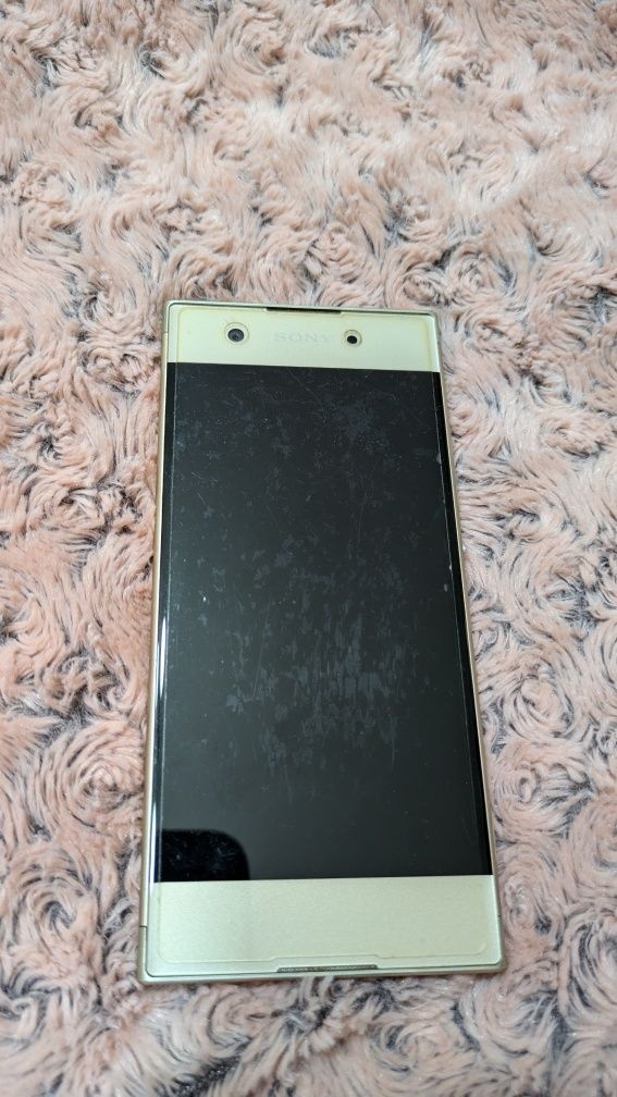 Телефон Sony XA1 като нов
