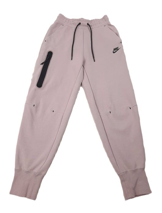 Nike Tech Fleece Jogger - Оригинално дамско долнище размер XS