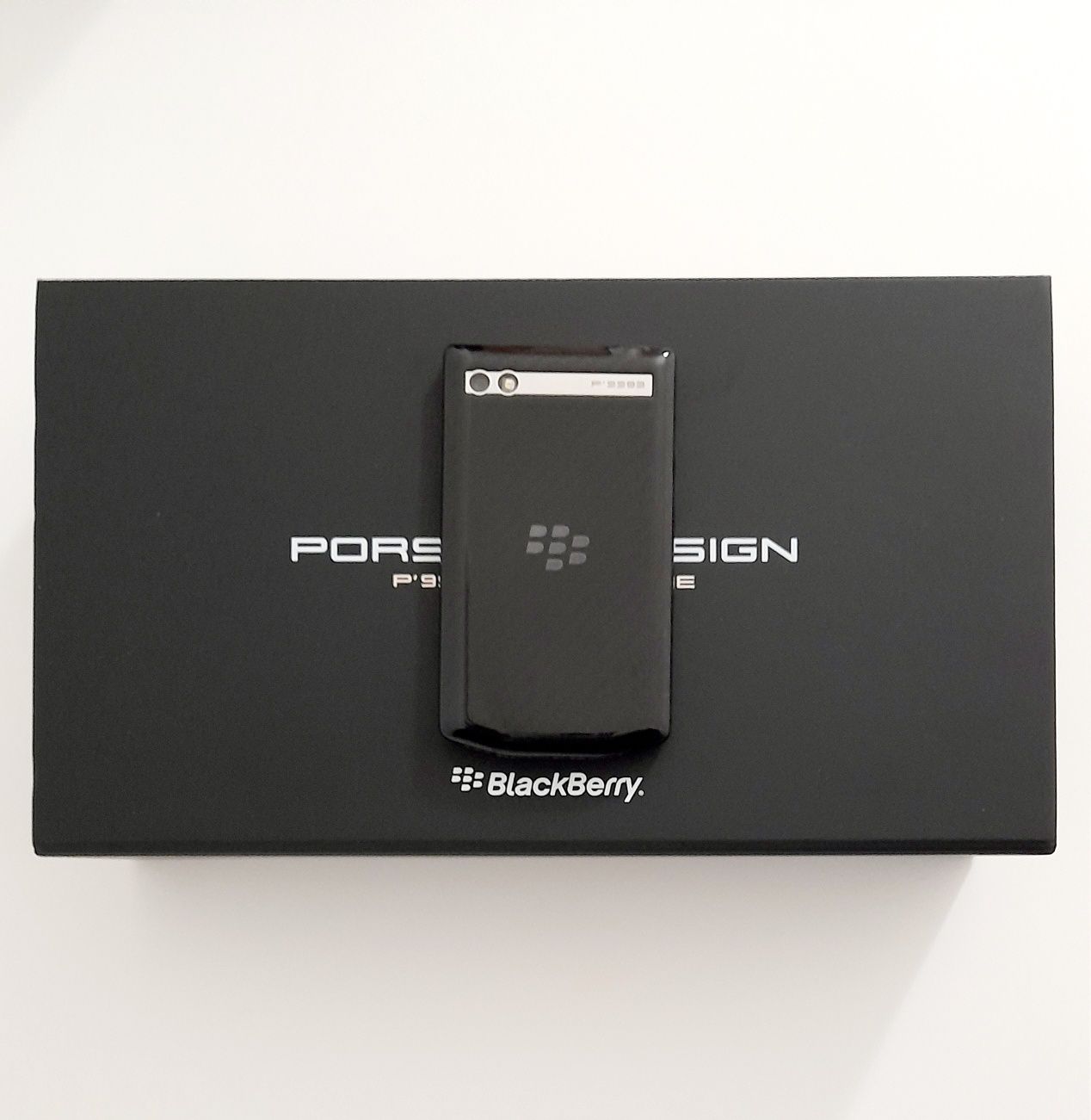 BlackBerry Porsche Design P9983. Nou. Liber retea. Full box.