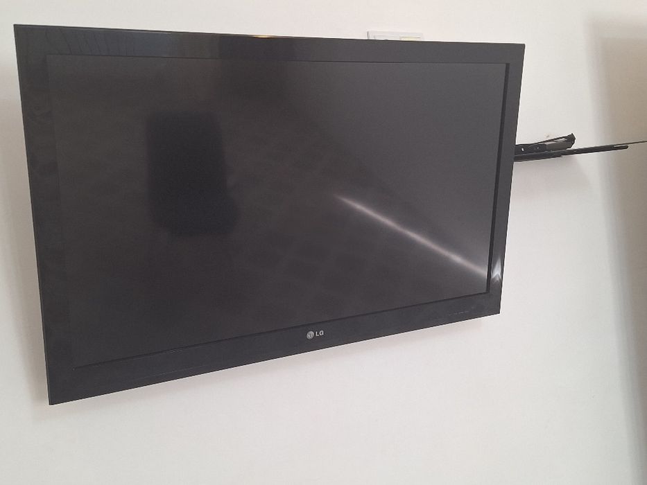 Продам телевизор lg