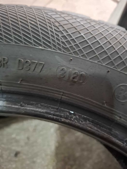 2 Зимни гуми Континентал 215/55/17 ДОТ20 (безплатно поставяне)
