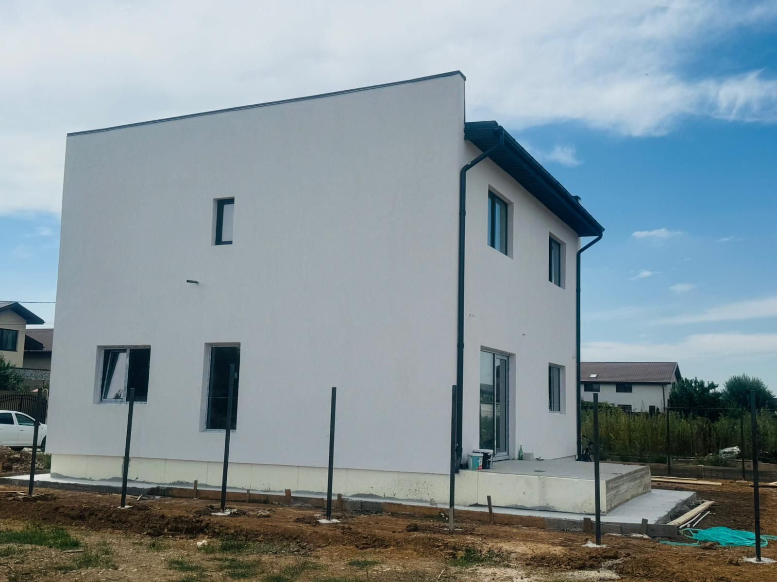 Casă Nouă cu 4 Dormitoare și Teren Generos – Pantelimon / Dobroești