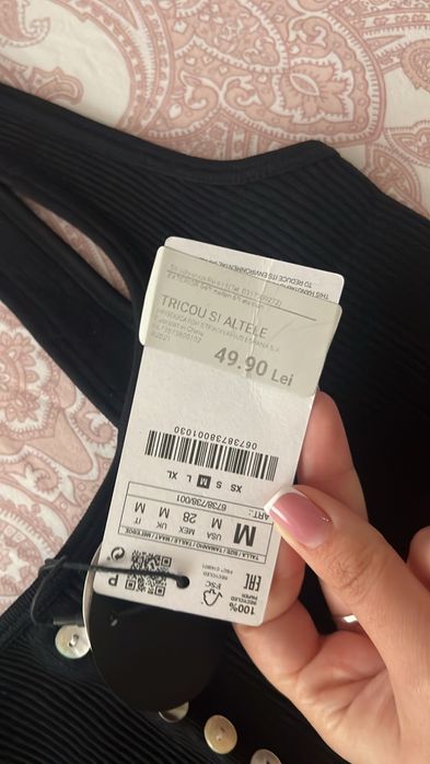Bustiere Stradivarius, Motivi