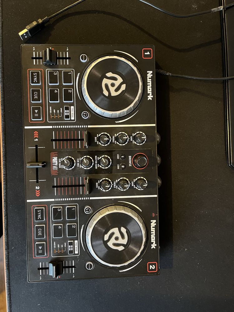 Consola DJ Numark Partymix