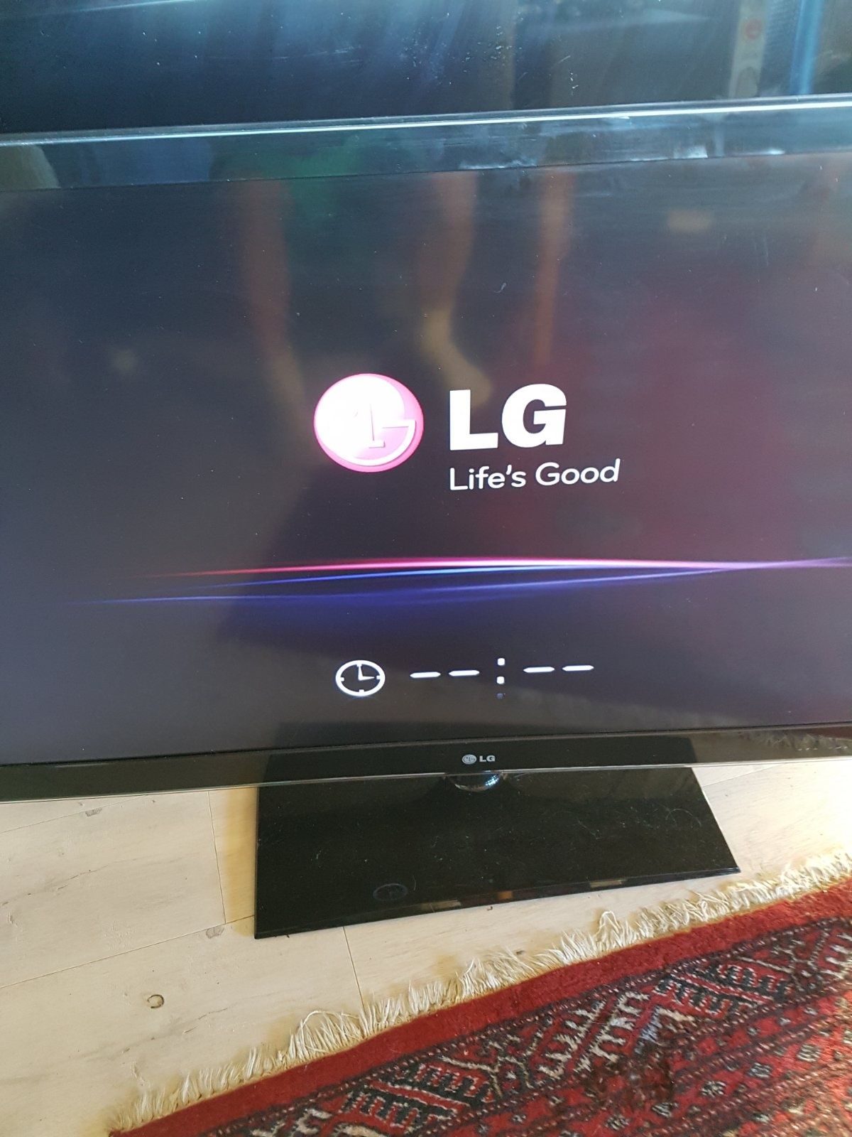 Телевизор LG 47 lv450n