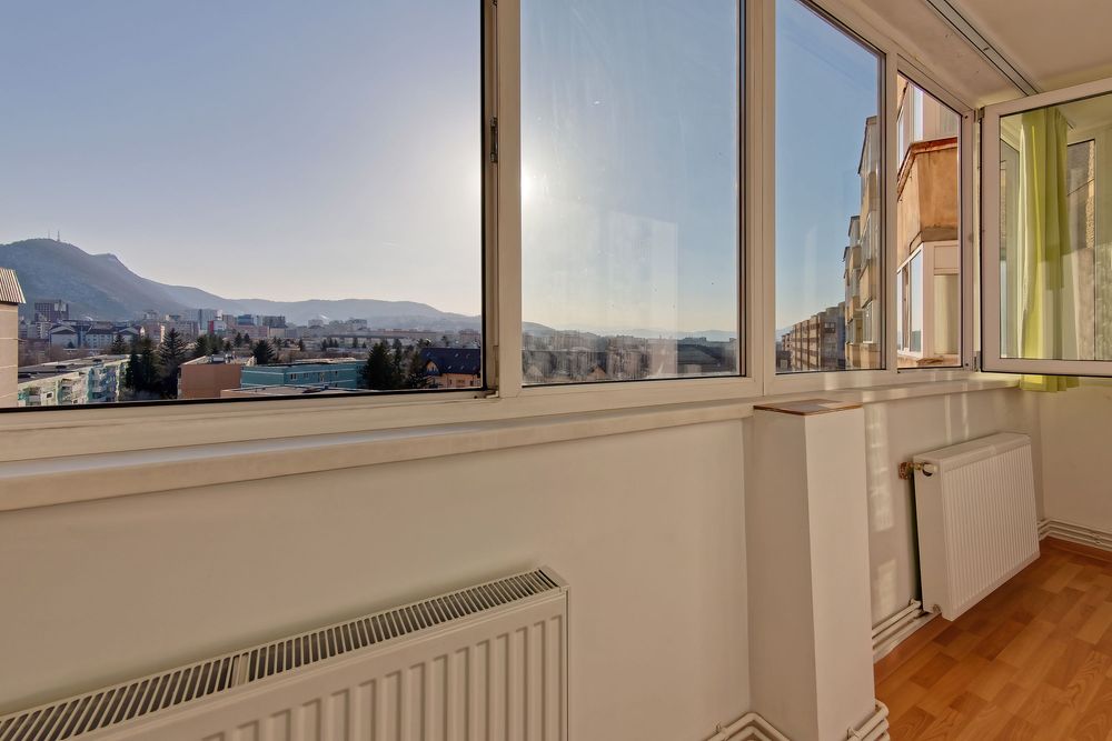 Inchiriez apartament cu priveliste superba