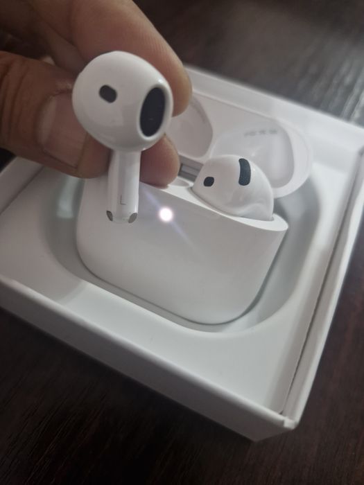 Airpods 4 bluetooth naushnik