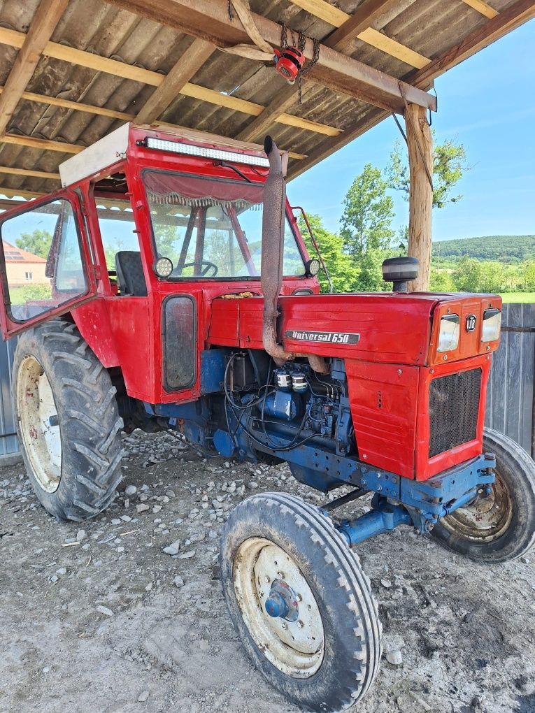 Tractor universal U 650