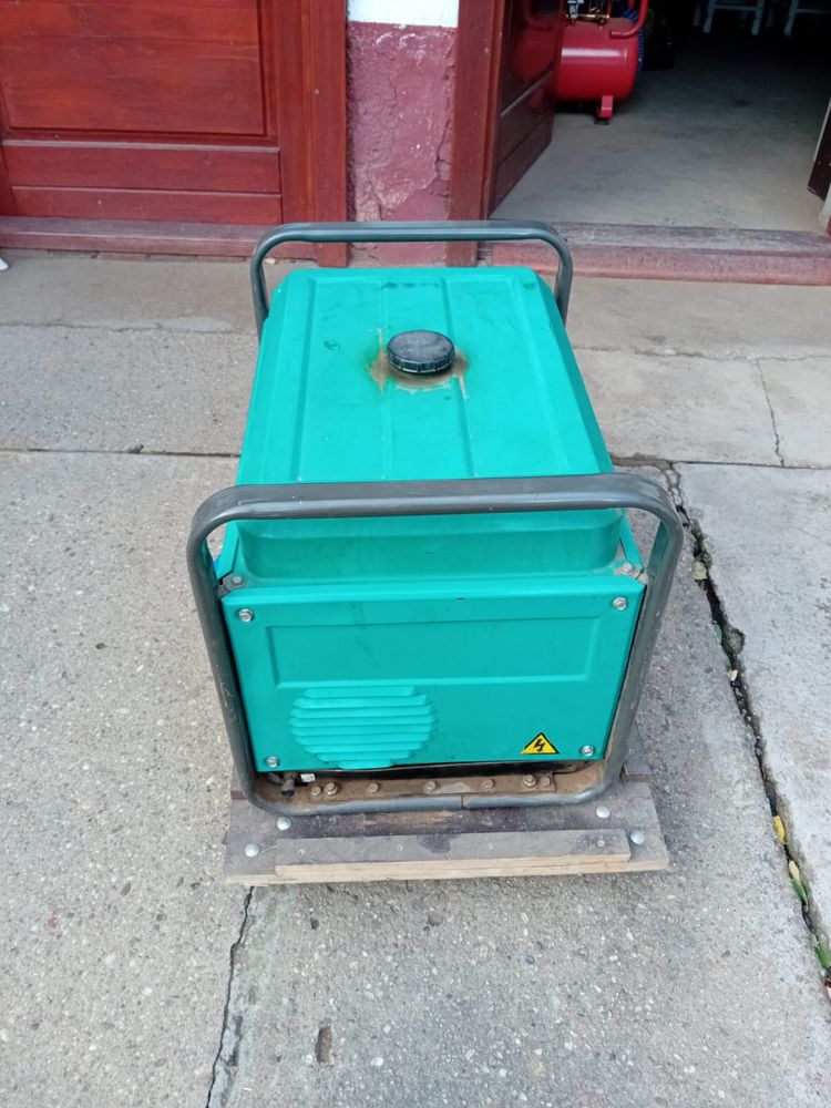 Vand generator de curent