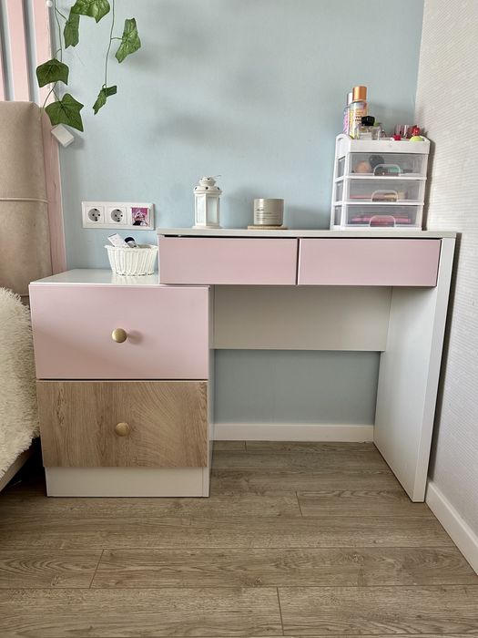 Продам туалетный столик