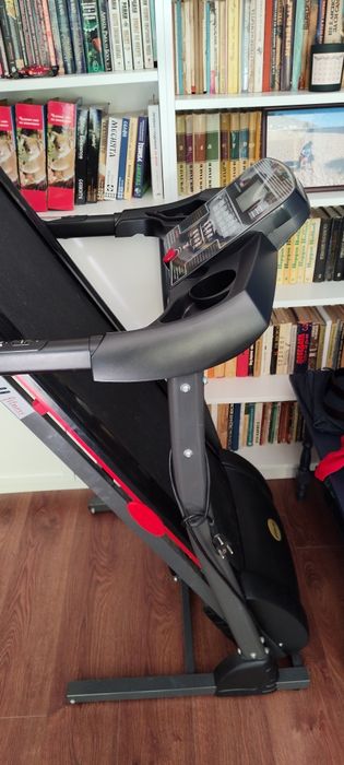 Бягаща пътека Actuell Fitness T2000D