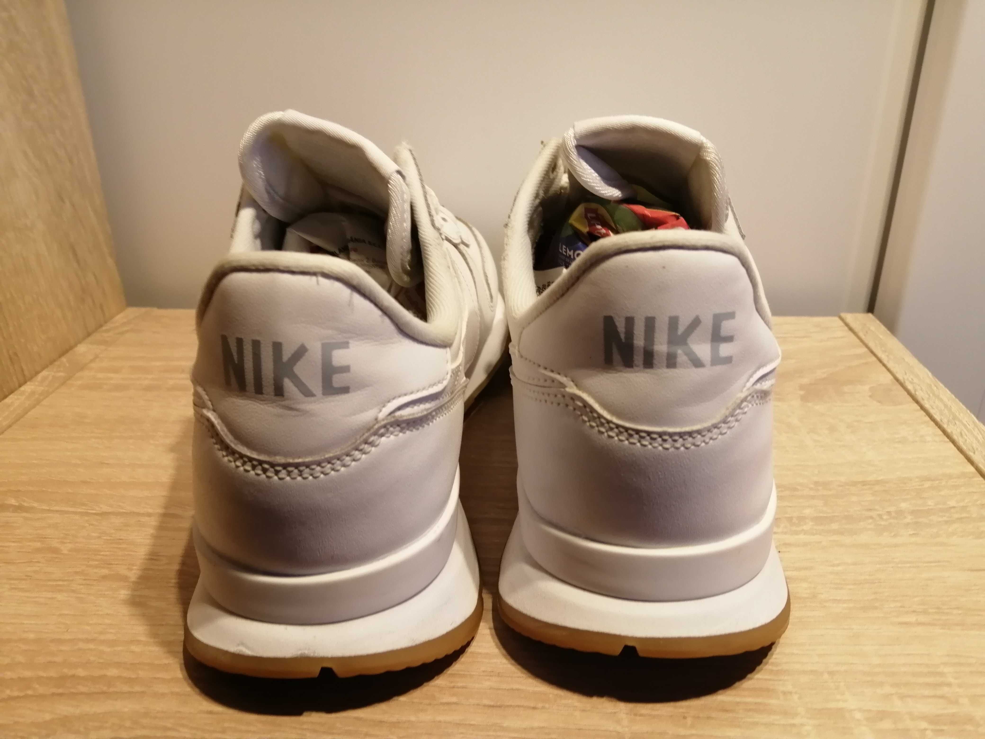 Nike nr 40.5 (nu adidas vans puma new balance