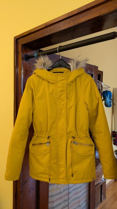 Дамско яке / парка на ONLY, размер S, жълта