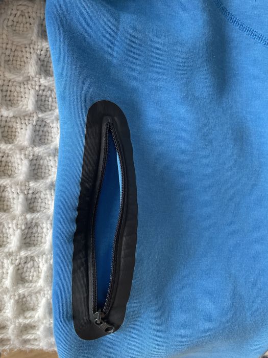 Nike Tech Fleece в небесносиньо,лекота, стил и комфорт в едно!