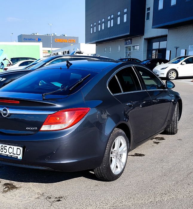 Vând Opel Insignia Euro 5 sau Schimb cu Hibrid