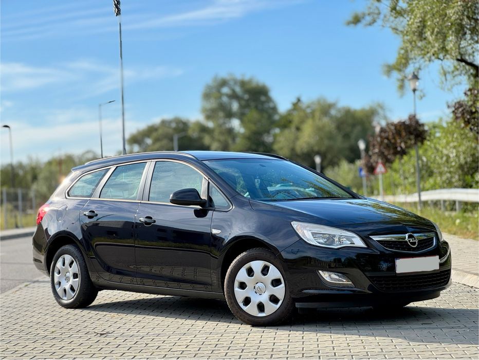 Opel Astra J Caravan - 1.4 benzina 2011 Euro5