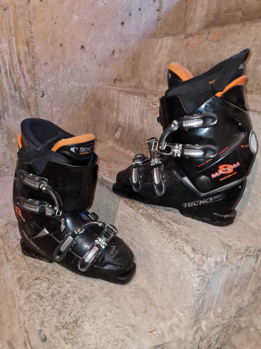 De vânzare clăpari