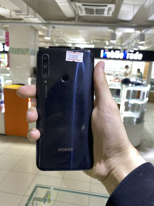 HONOR 10 – 128 ГБ / 4 ГБ ОЗУ