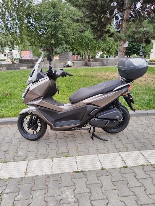 Scuter Kymco Skytown 125