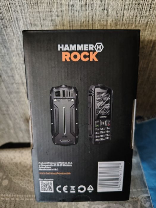 продавам обикновен телефон  hammer rock
