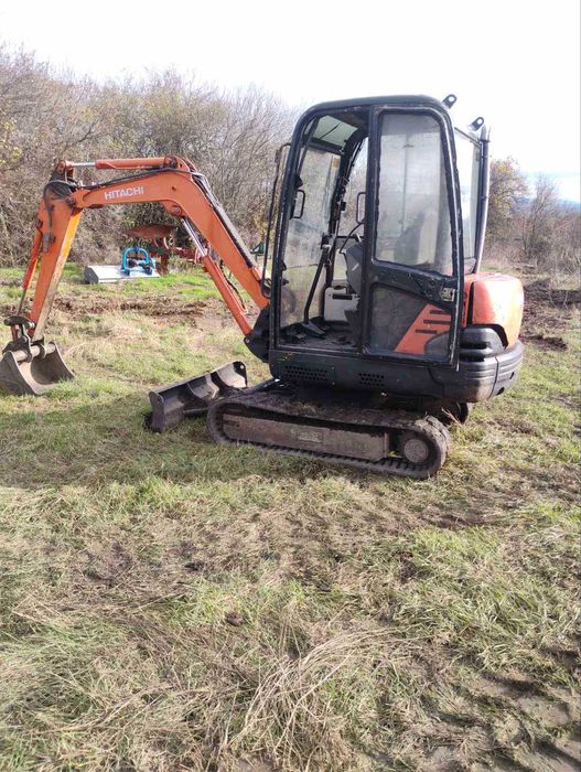 Продавам багер Hitachi zx25