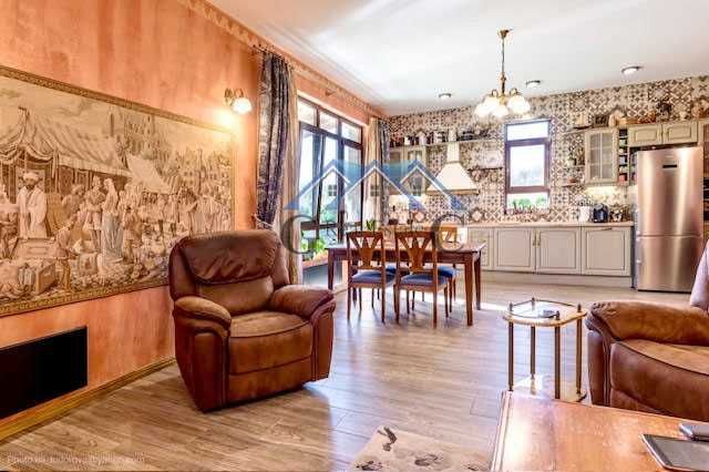 Къща 330м2, 2 гаража, басейн,5 спални, двор 675м2, 450000евро,Приселци
