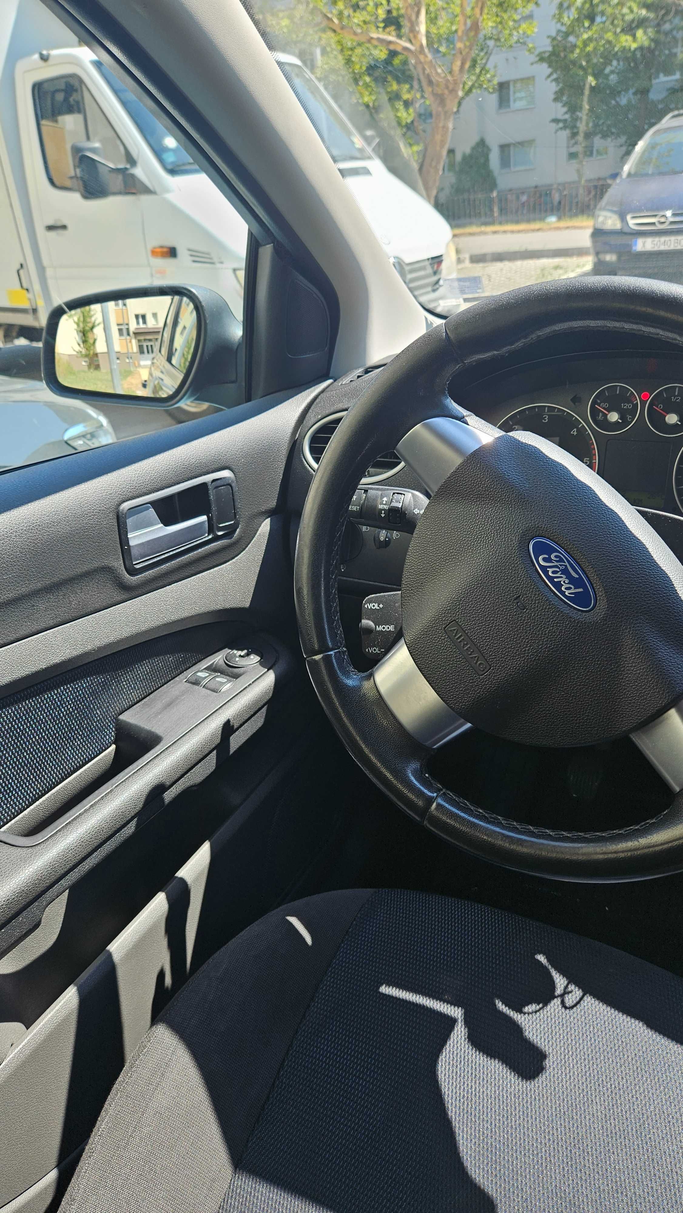 Продавам Форд Фокус 2006 1.6 дизел 109коня hdi