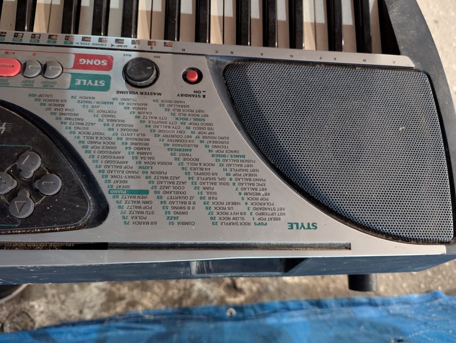 Ретро синтезатор Yamaha