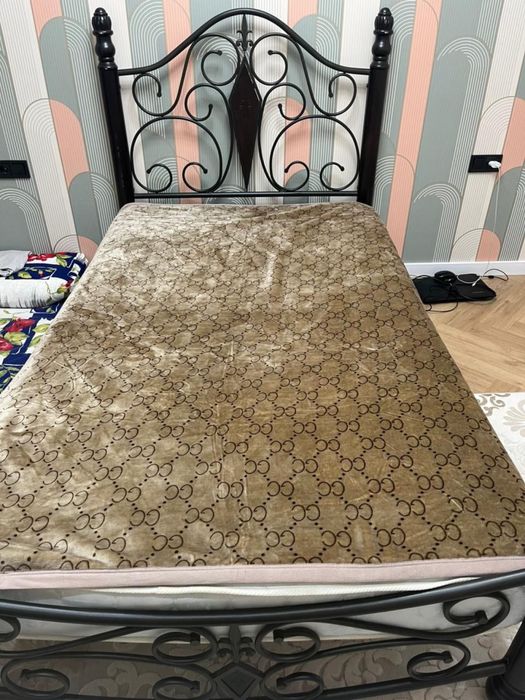 Продам кровать железную