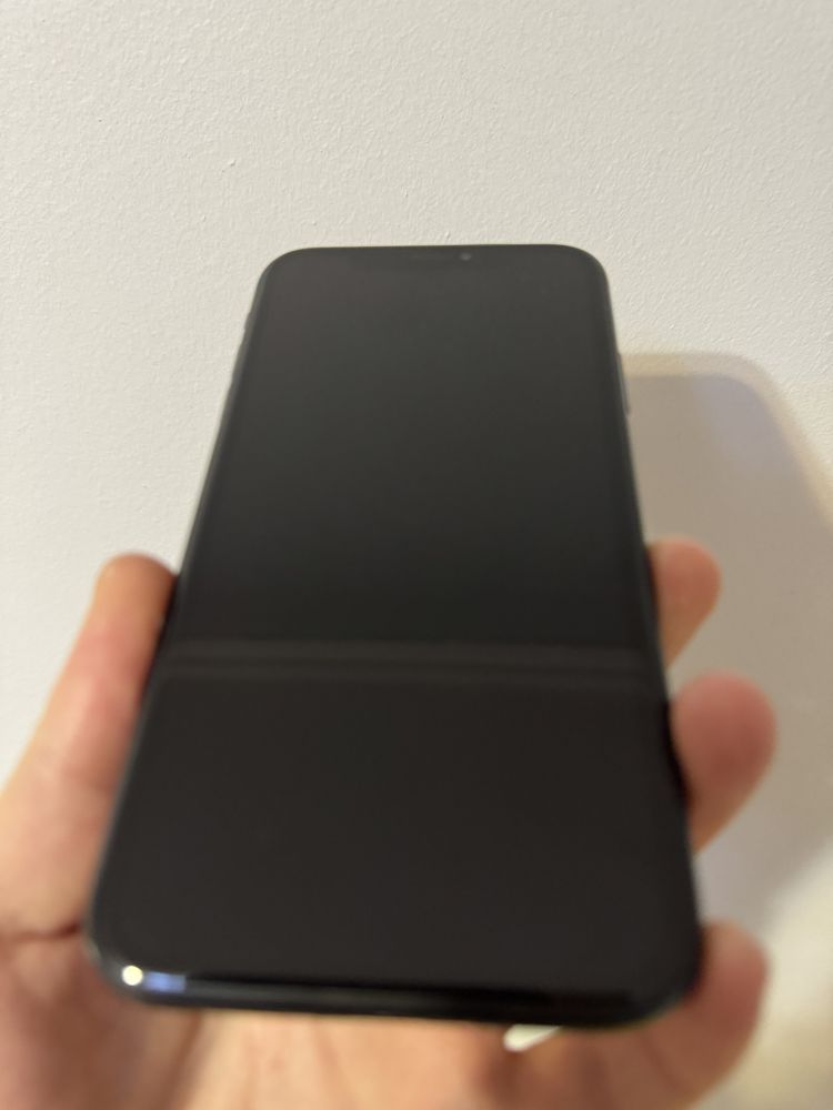 Продам черный iPhone XR 64gb
